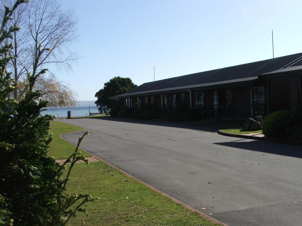 Cedarwood Lakeside Motel & Conference Venue Rotorua Exterior foto